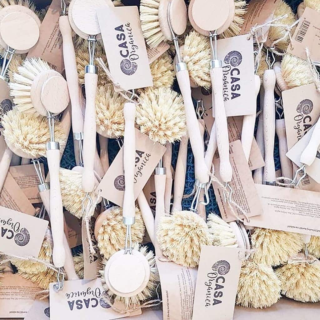 Dishwashing brushes.